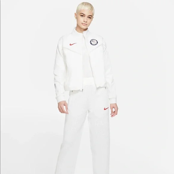 Very Rare USA Nike Team USA Windrunner
Women's Medal Stand Jacket - Picture 13 of 15